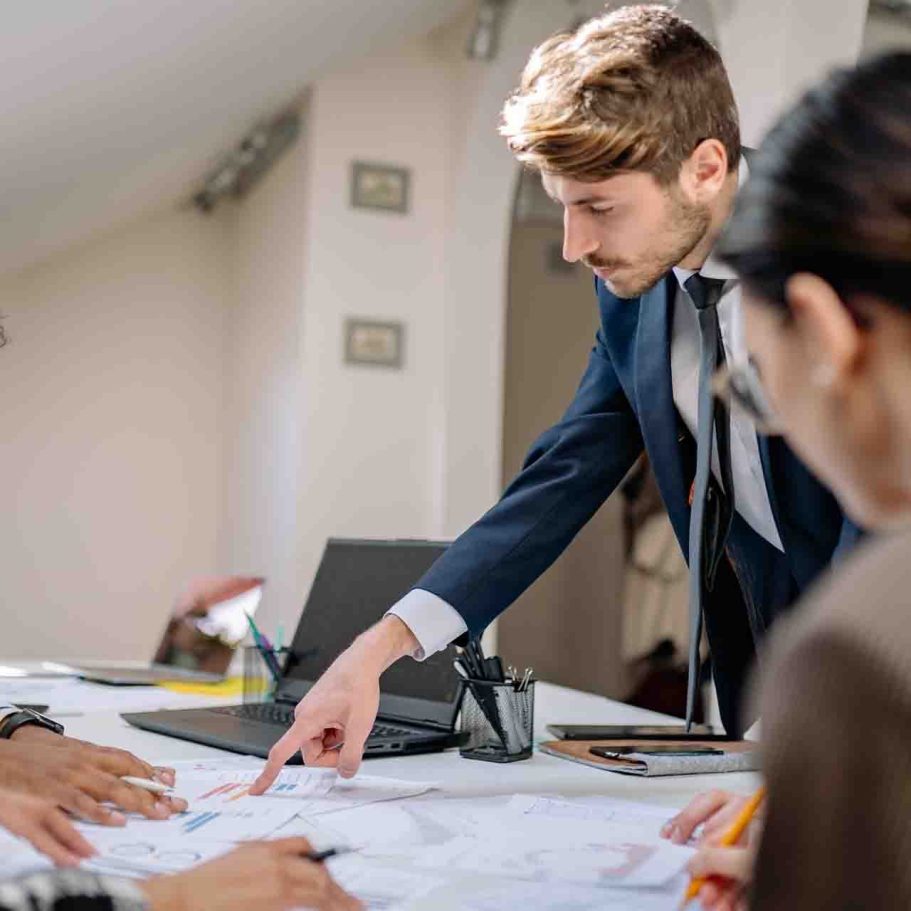 Profesionistas trabajando en Bluenets, Toluca